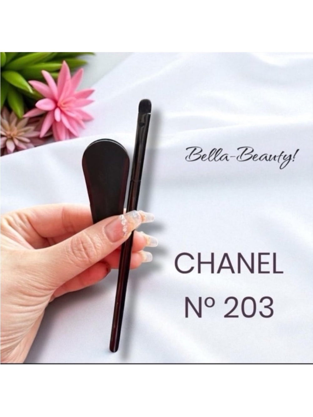 Chanel Nº 203 Eye-Contouring Brush LES PINCEAUX DE CHANEL
     ~NEW~